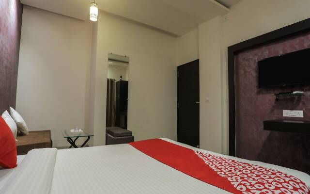 OYO 16543 Hotel Madhuban