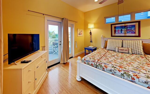 Banyan Beach House - Three Bedroom House