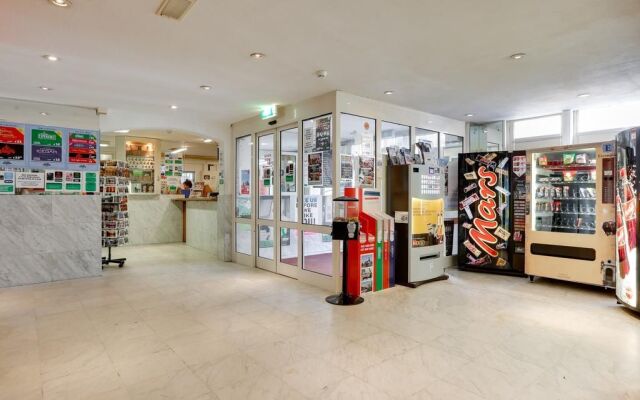 Hans Brinker Hostel