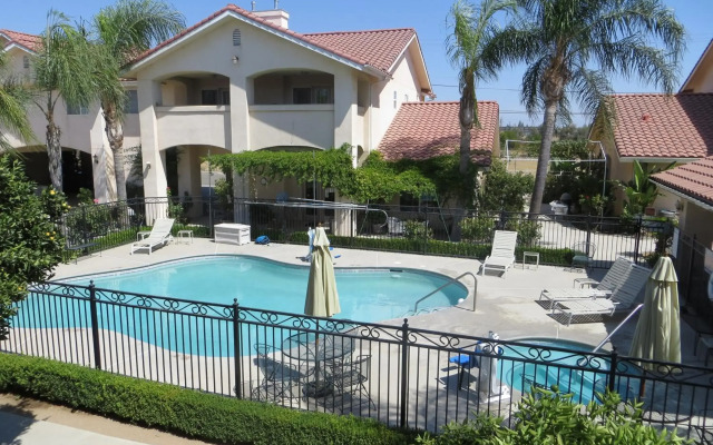 Garden Inn and Suites