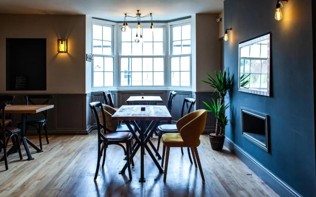 Coach House Inn