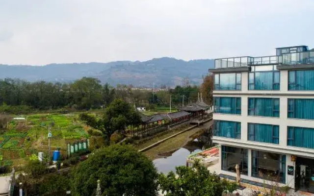Chuanyanju Guesthouse
