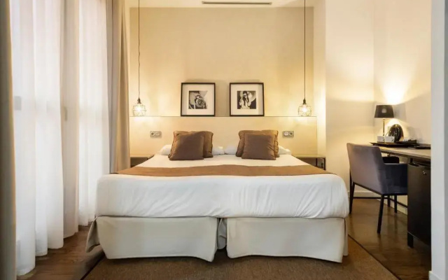 Blanq Carmen Hotel