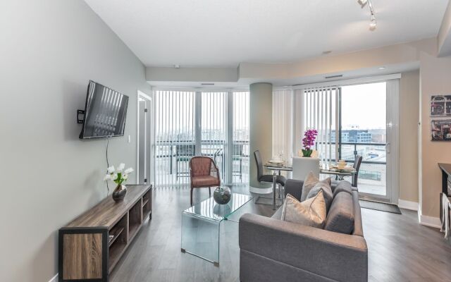 Exquisite Luxury 1 Bedroom + Den With Parking