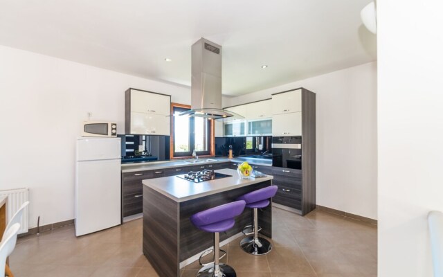 Fantastic Villa Maslina with private pool