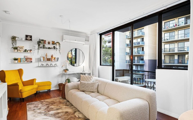Bespoke East Perth - Sleeps 2 - Superior Wifi