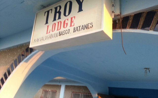 Troy Lodge