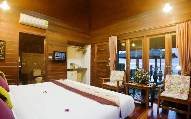 Lipa Bay Resort
