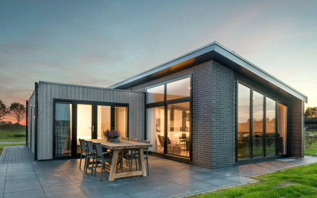 Sustainably built, 2 bathroom bungalow, in 2 nature reserves