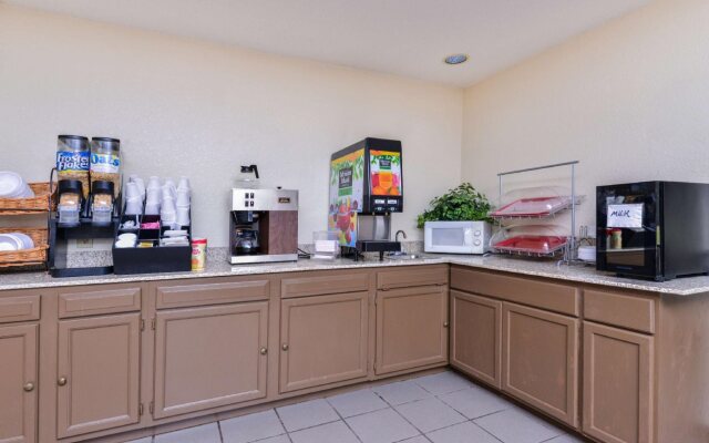 Baymont by Wyndham Acworth