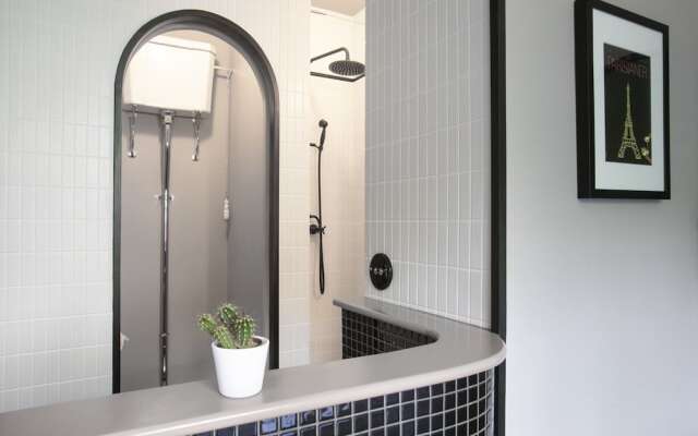 Joie Paris MONTPARNASSE STATION