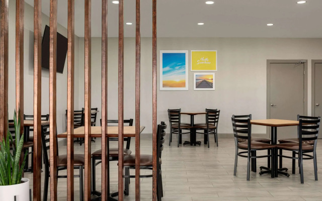 Days Inn by Wyndham Emporia