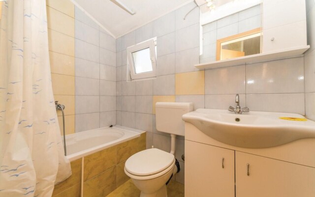 Amazing Home in Povljana With Wifi and 2 Bedrooms