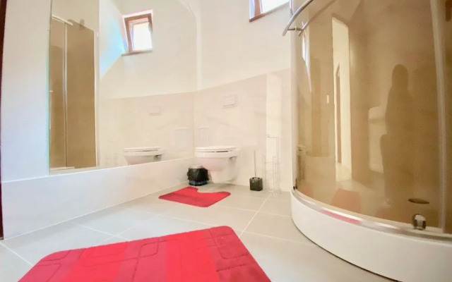 Cardinal Central Apartment