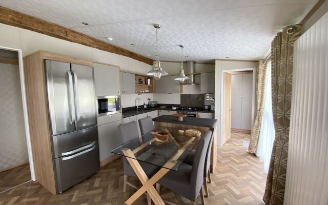 Rivendale 8 & Hot Tub 2 Bed