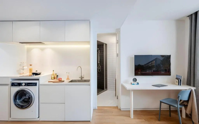 base SUHE Serviced Apartment