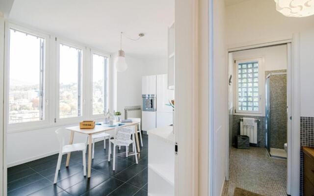 MyHomeInComo - Modern Luxury Attic