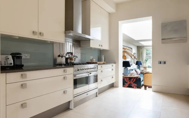 Chesilton Road by Onefinestay