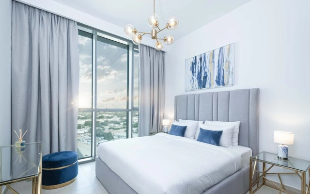 LUX Luxury Downtown Views Suite