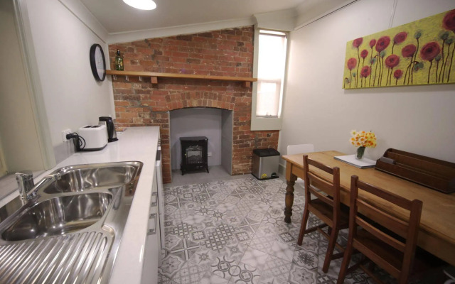 Latrobe Art Apartments