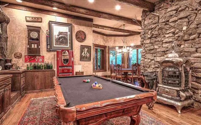 Forge Lake Lodge in Topton