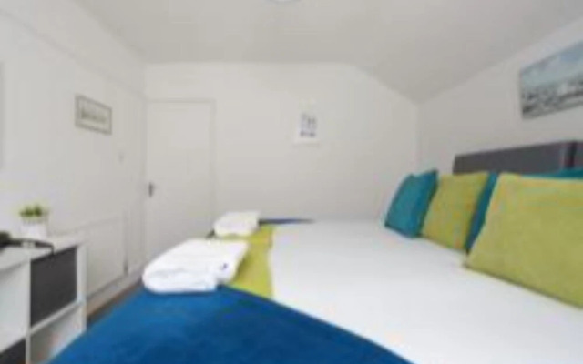 Lowcay Apartment C