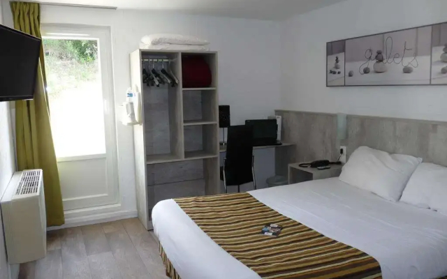 Brit Hotel Bosquet