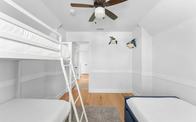 Pet Friendly Beach House - Sunset Escape