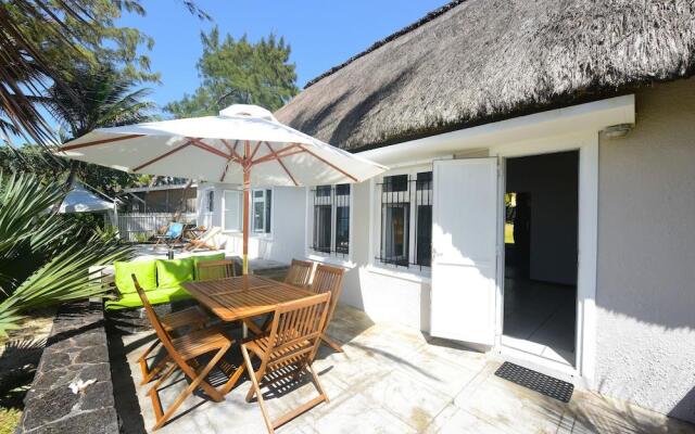 Veloutier Blanc Beachfront Villa by StayMauritius