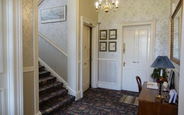 Ashgrove House