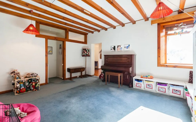 KELLY, 3BDR Northcote House