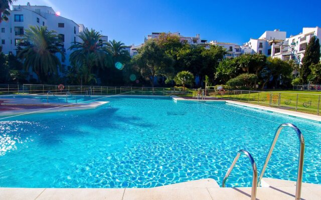 Oleholidays Jardines de Puerto Banús Centro 50 m. Playa