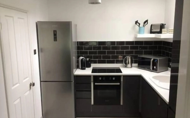 3 Summertown Court
