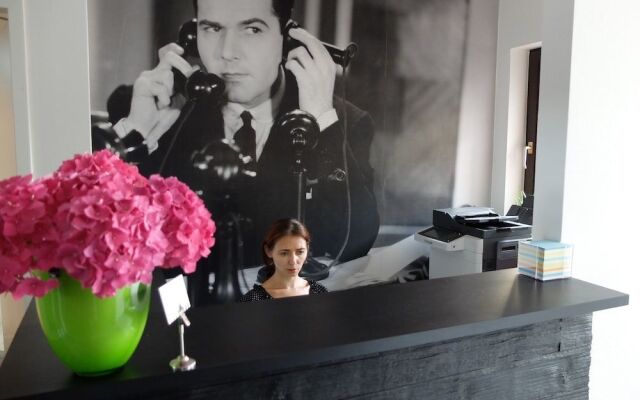 Hotel Sirrah