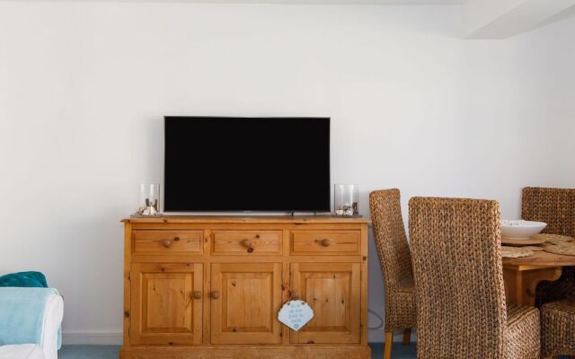 Two Bed Seafront Escape in East Wittering