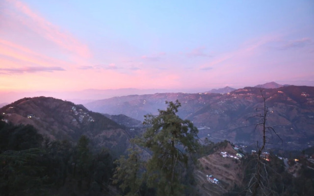 OYO 12223 Home Exotic Hill View Kasauli