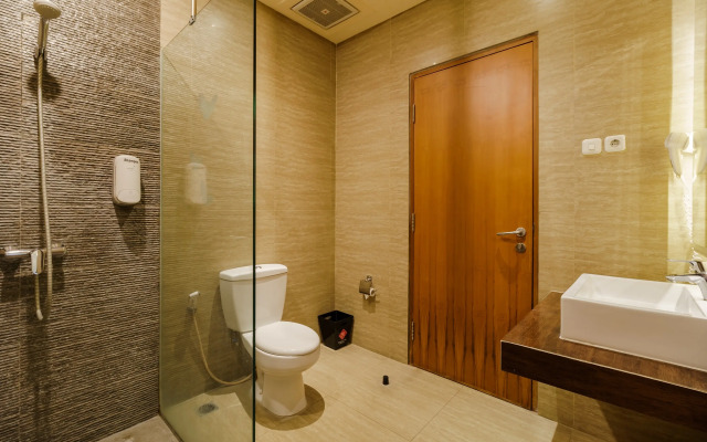 RedDoorz Plus near Ancol