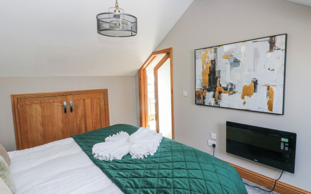 Rose Apartment - Gower