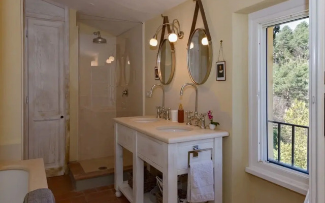Luxury 6-bed Tuscan Villa Near Lucca and Florence