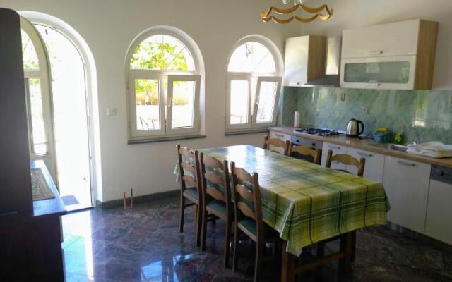 Apartment Curri