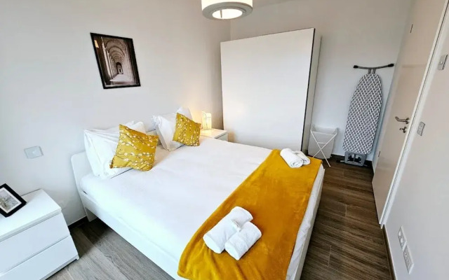 Comfy one bedroom with parking&balcony