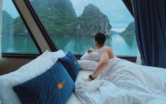 Le Theatre Cruises - Wonder on Lan Ha Bay