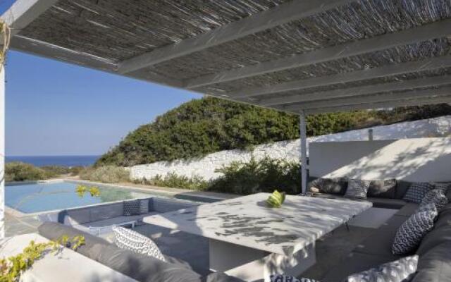 Villa Alkyoni · Beautiful 8-Person Family Villa with Great Views