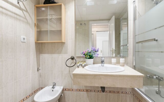 Pleasant Apartment in Marbella With Swimming Pool