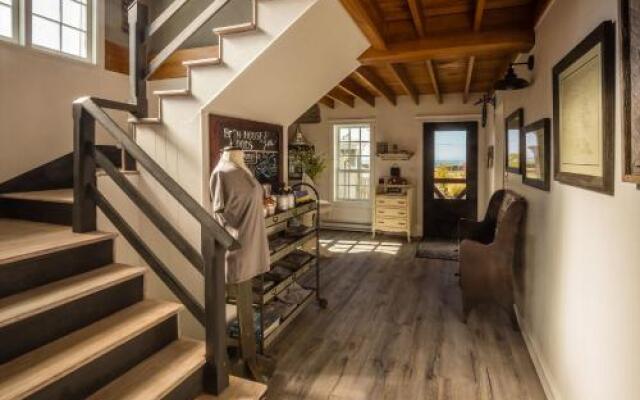 Dungeness Barn House Bed & Breakfast