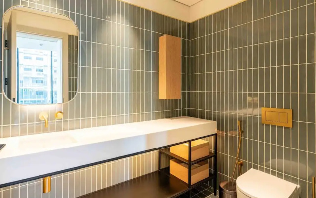 Sleek 1BR w Balcony in Business Bay - Apartment in ดูไบ - Photo 3