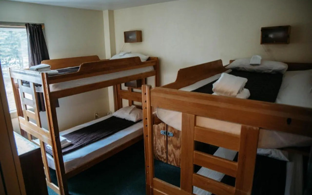 HI Lake Louise Alpine Centre - Hostel