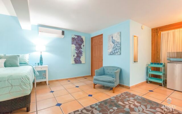 Cozy Stay 2 blocks from the beach