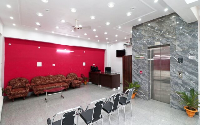 OYO 16551 Royal Aayoyjanam Hotel