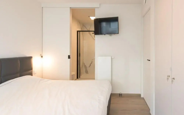 Open View Apartment by the Beach